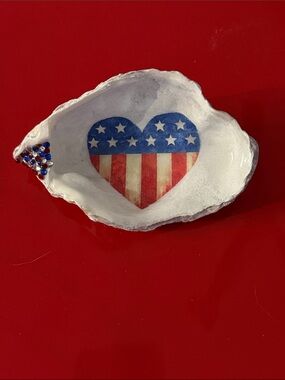 Patriotic Heart Oyster Shell Dish - White with Red & Blue
